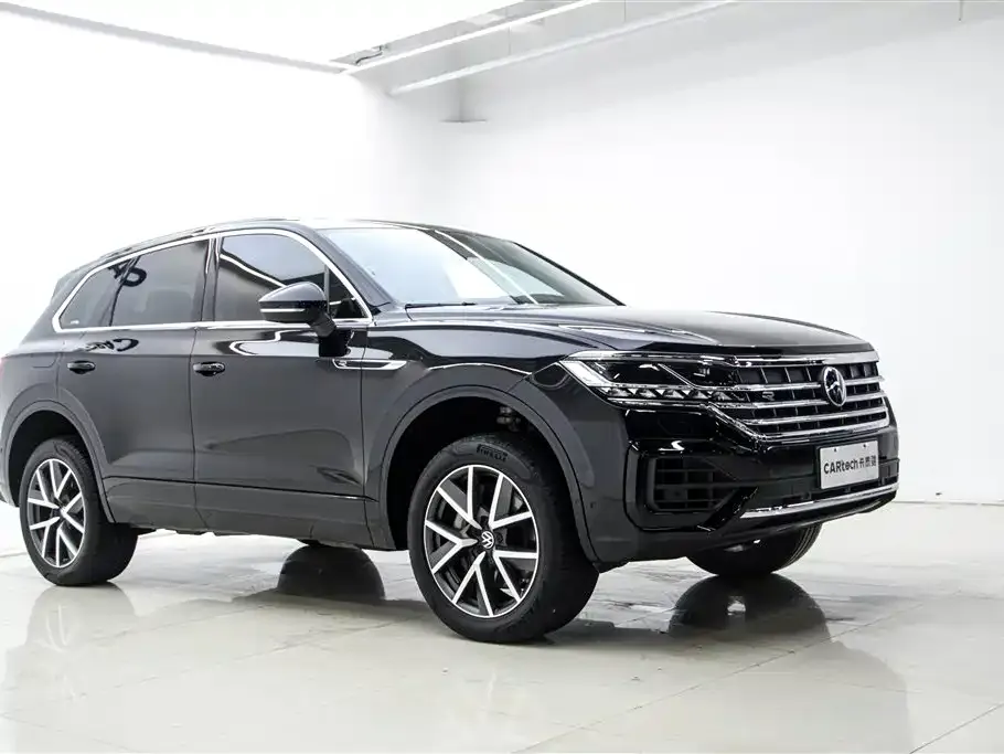 Volkswagen Touareg — фото 9