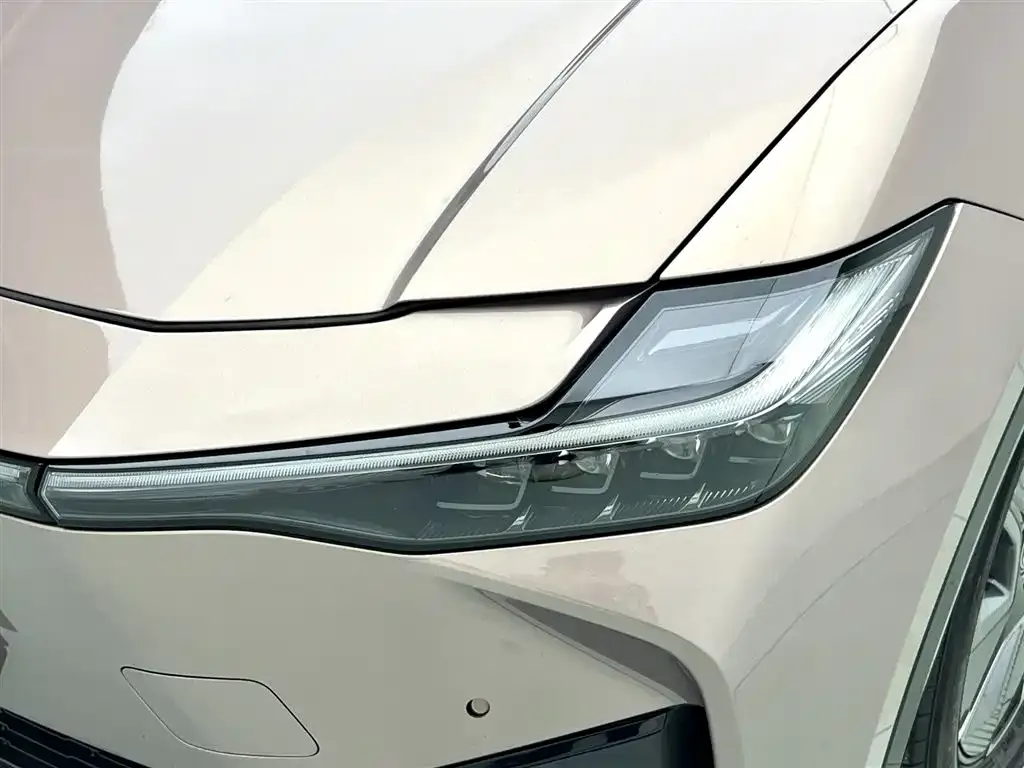 Toyota bZ3 2023 из CN, фото 4