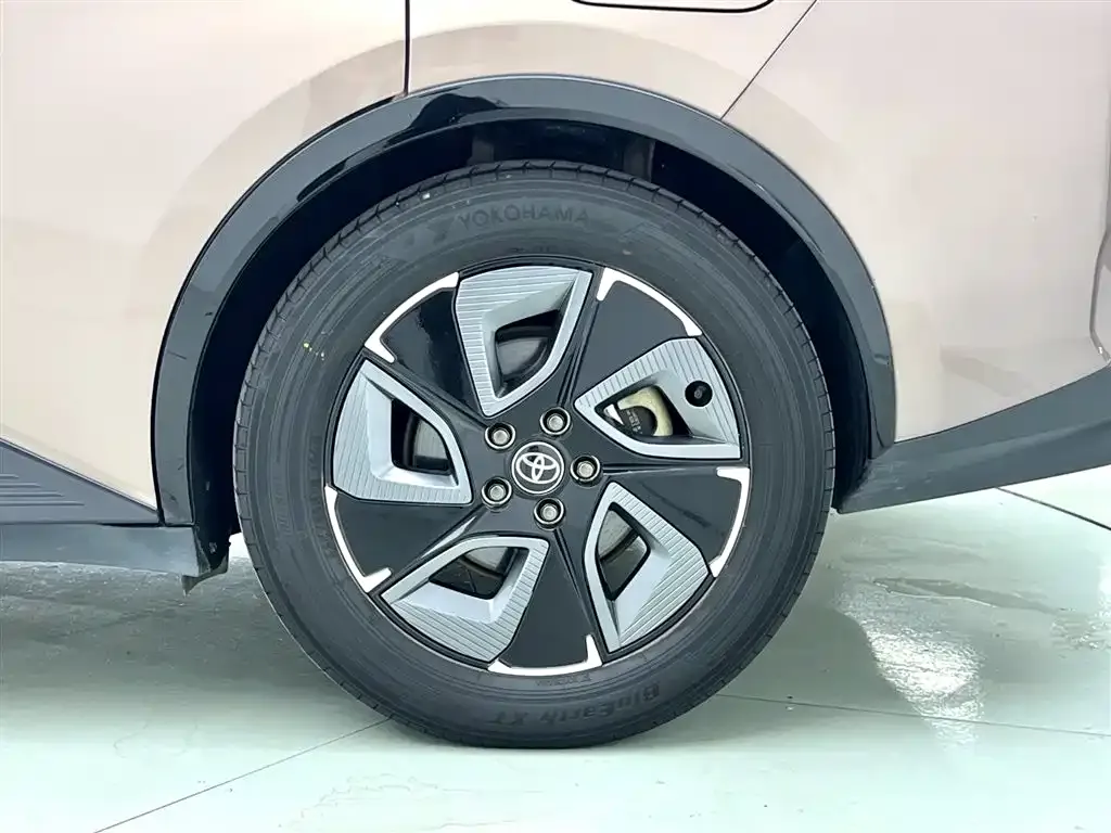 Toyota bZ3 2023 из CN, фото 8