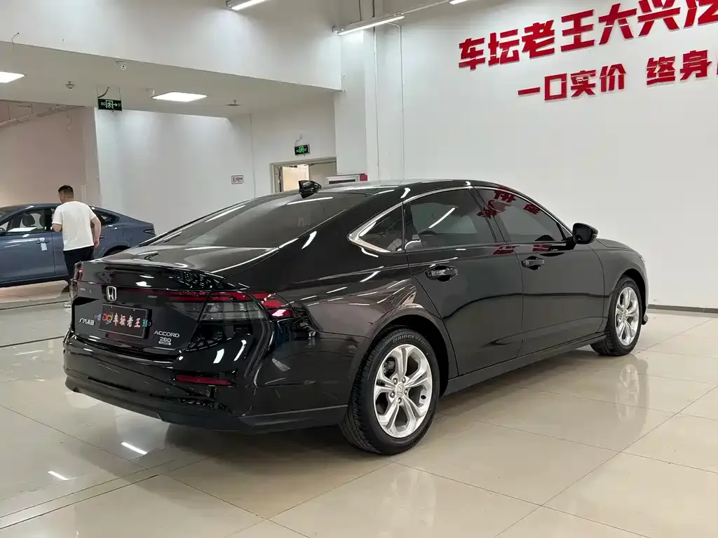 Honda Accord — фото 3