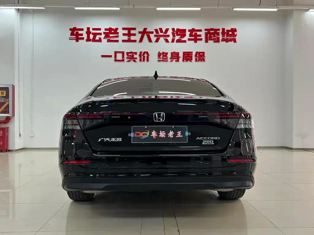 Honda Accord — фото 8