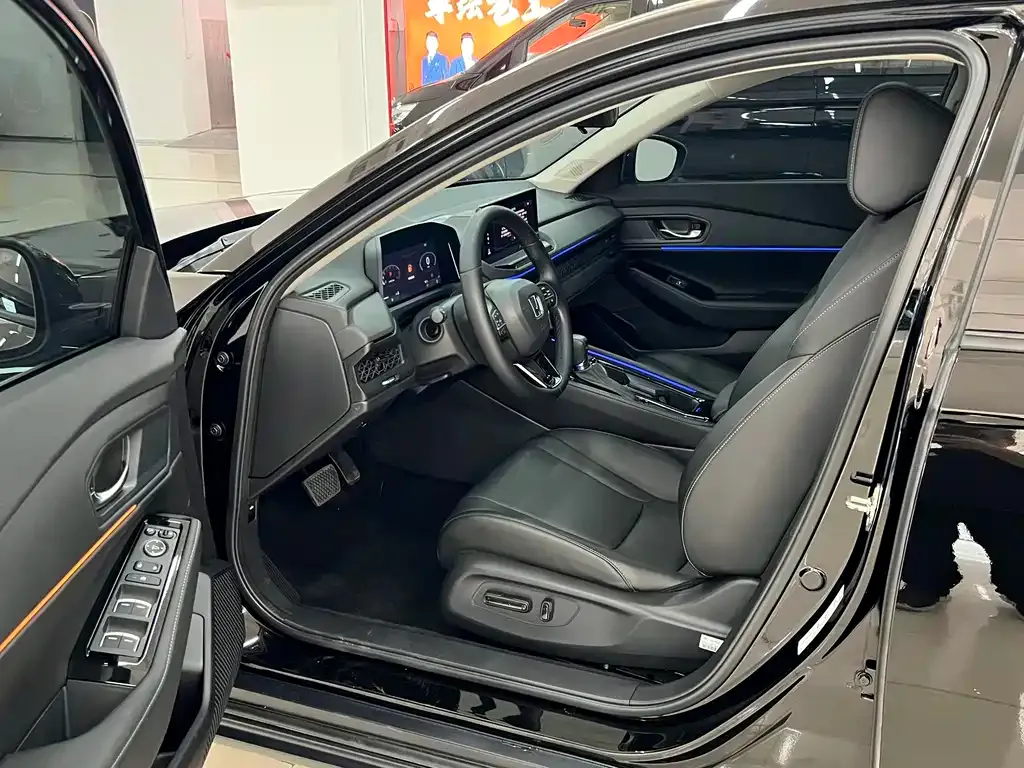 Honda Accord — фото 9