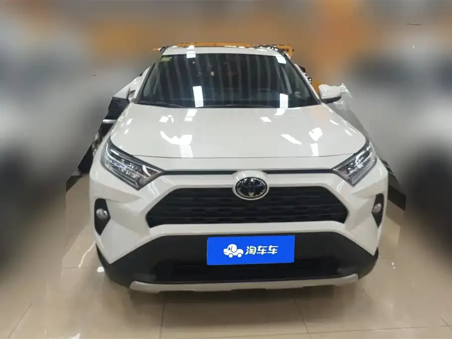 Toyota RAV4 — фото 5