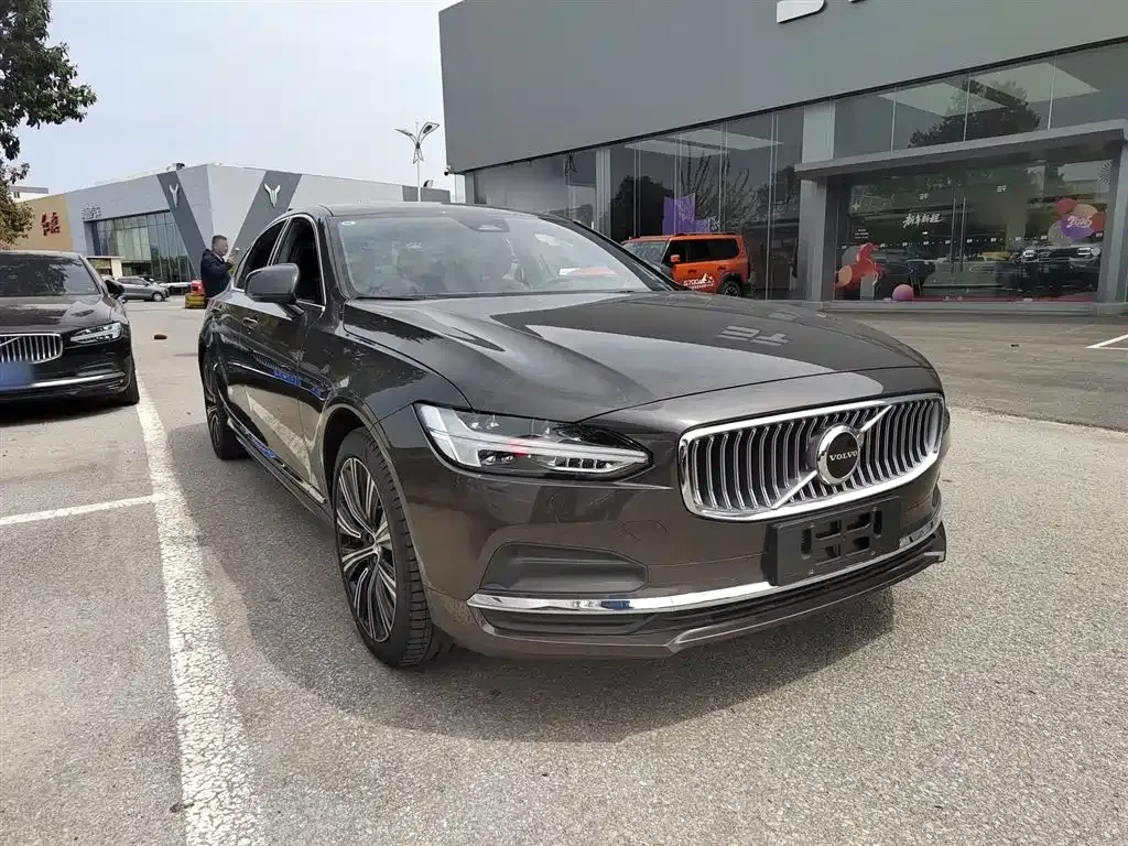 Volvo S90 2025 из CN, фото 9