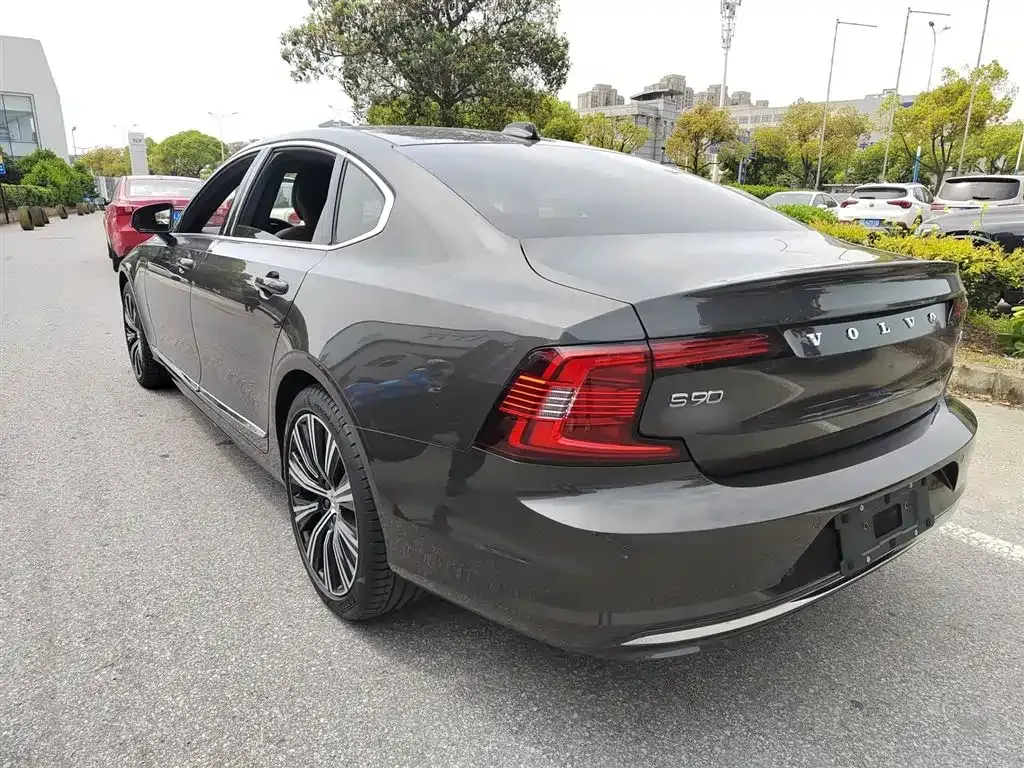 Volvo S90 2025 из CN, фото 6