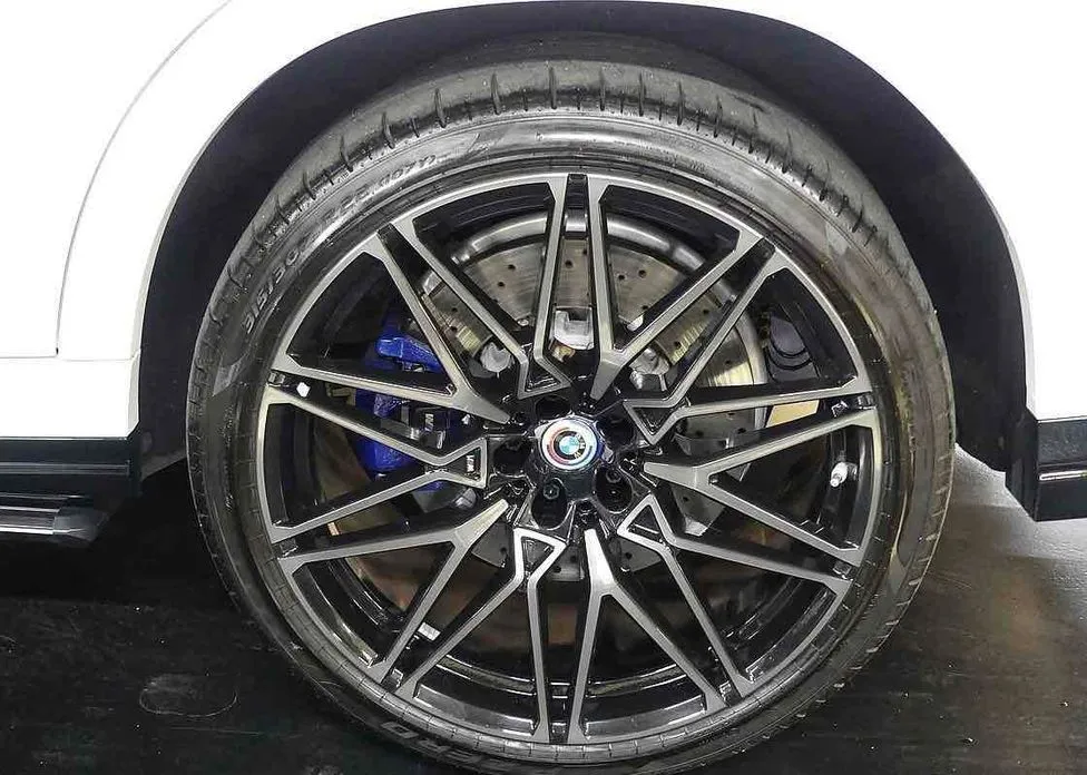 BMW X6M 2023 из KR, фото 10