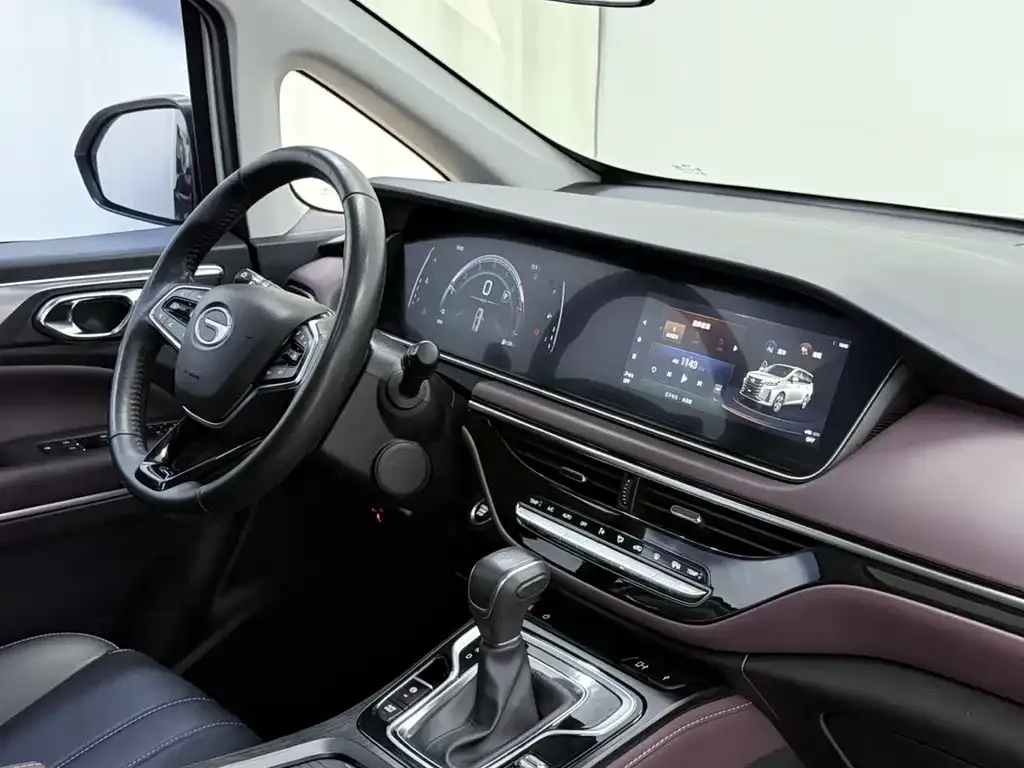 GAC Motor Trumpchi M6 — фото 10