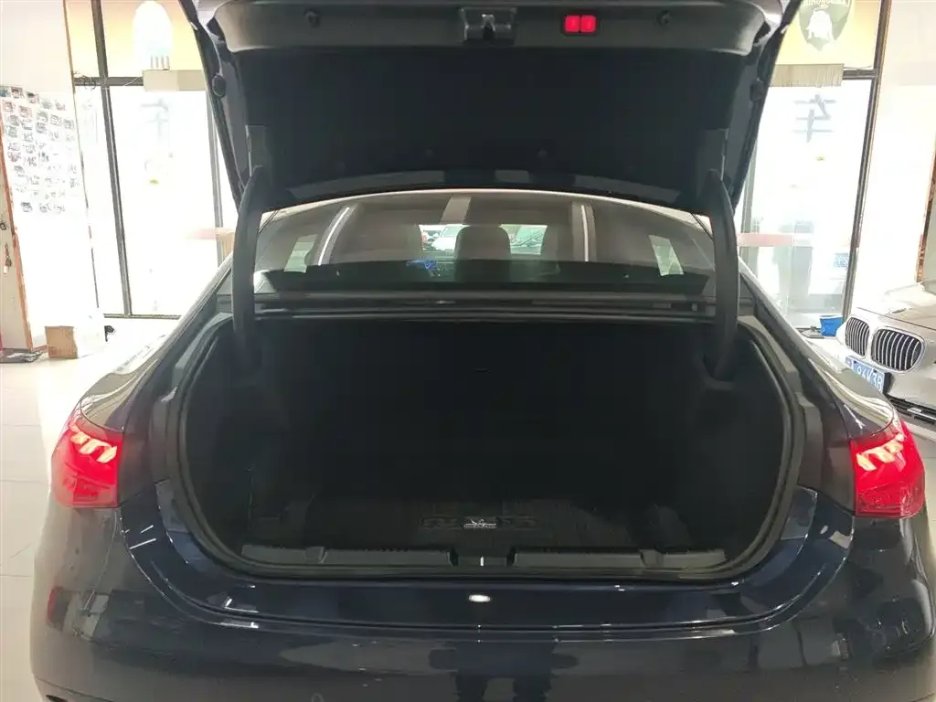 Mercedes-Benz EQE 2023 из CN, фото 2