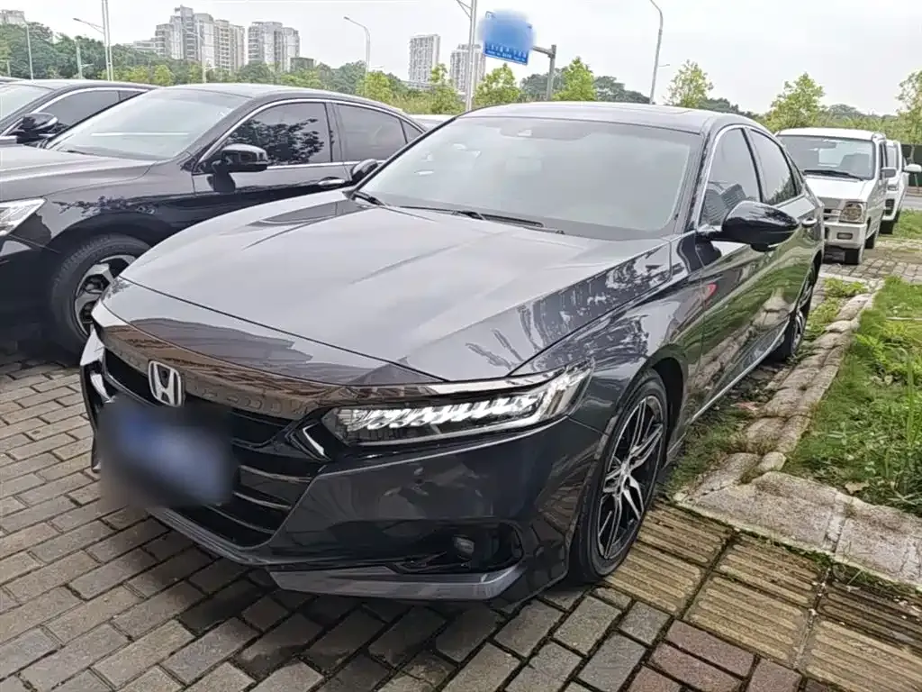 Honda Accord — фото 1