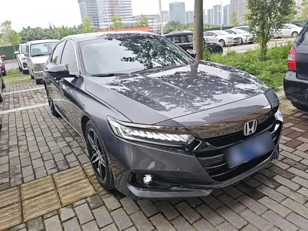 Honda Accord — фото 8