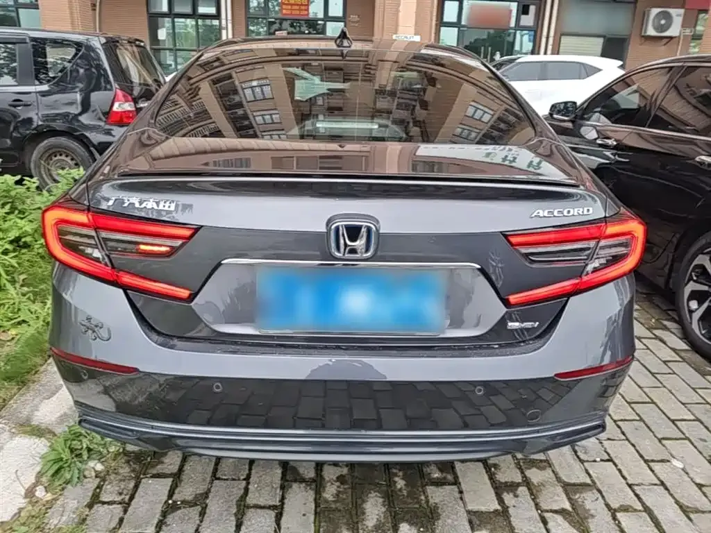 Honda Accord — фото 6