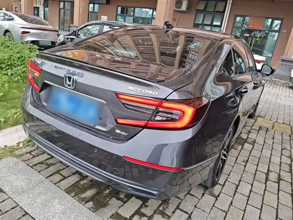 Honda Accord — фото 10