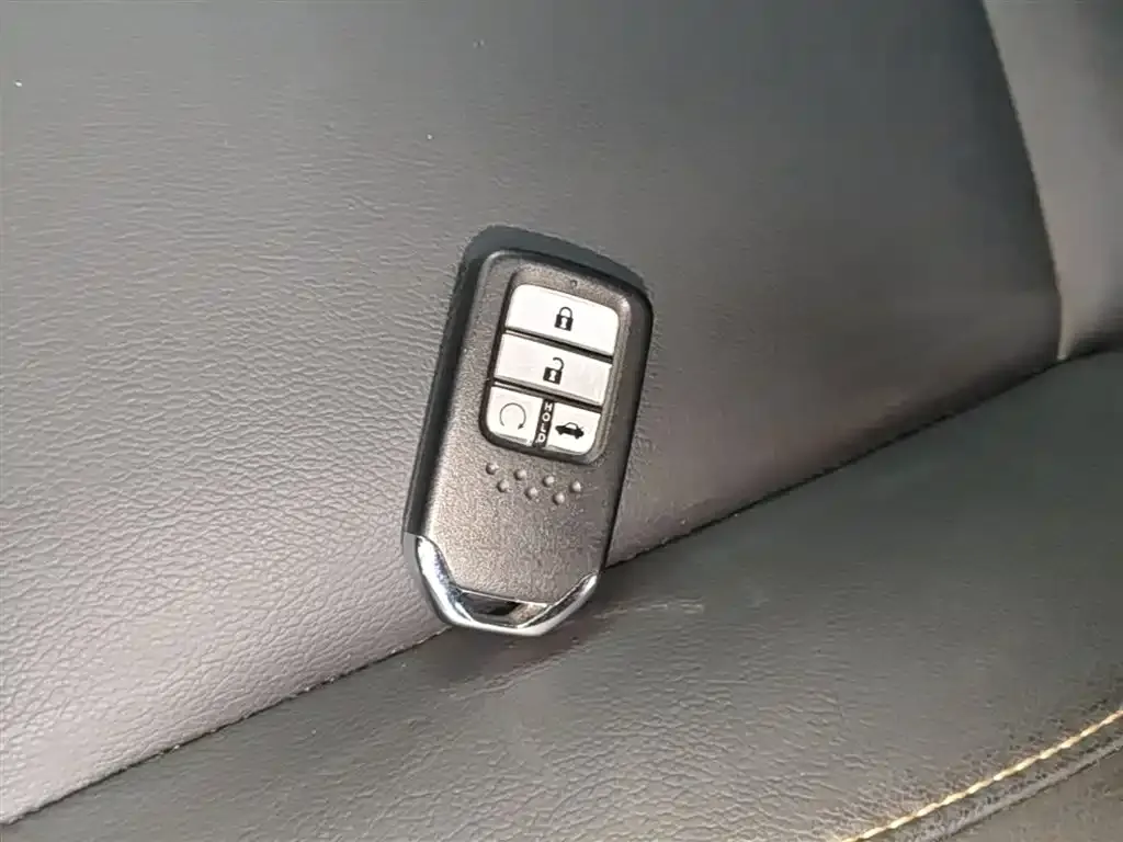 Honda Accord — фото 3