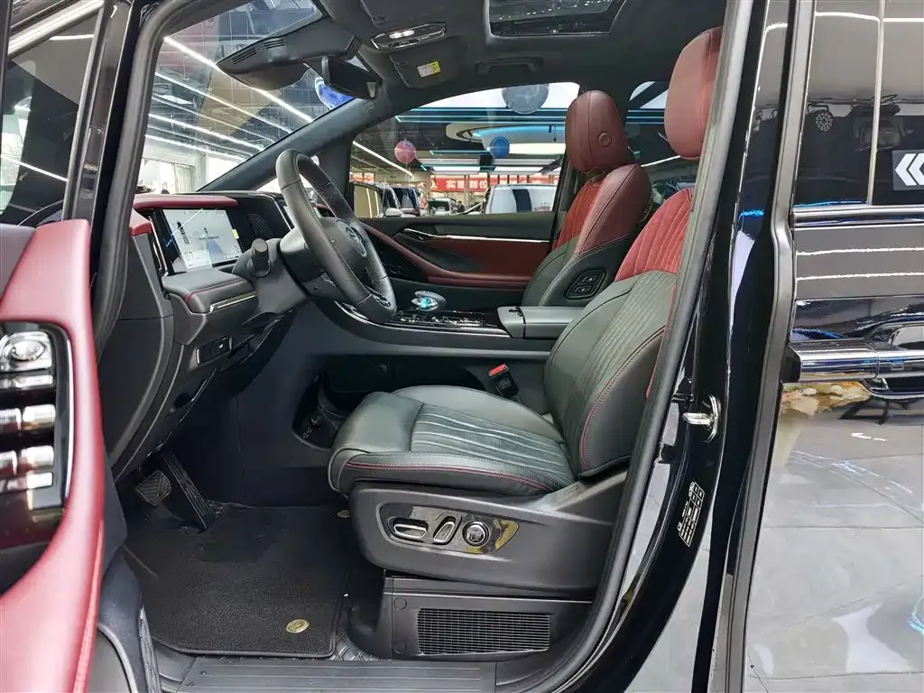 GAC Motor Trumpchi M8 — фото 10