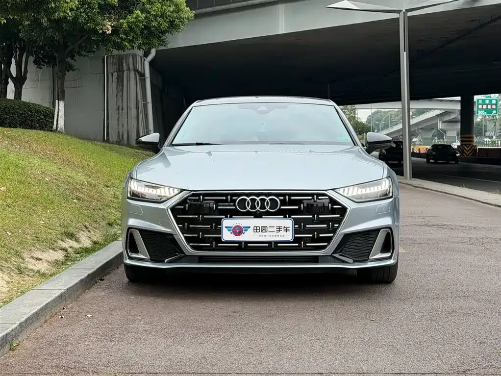 Audi A7L — фото 8