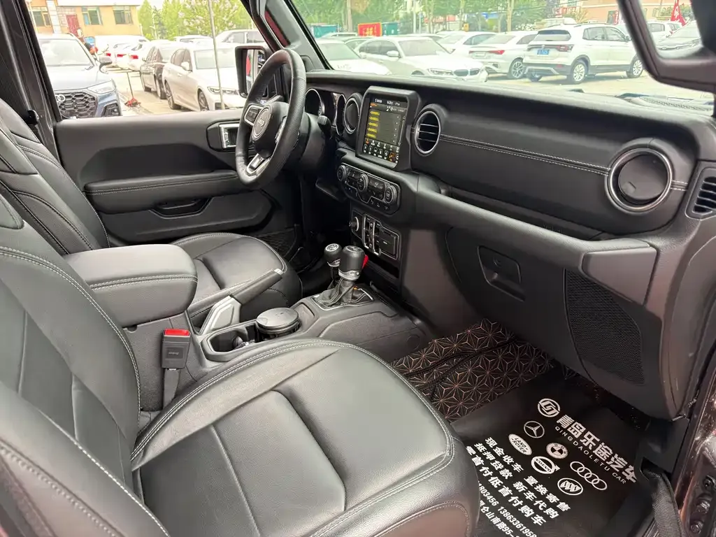 Jeep Wrangler PHEV 2021 из CN, фото 3
