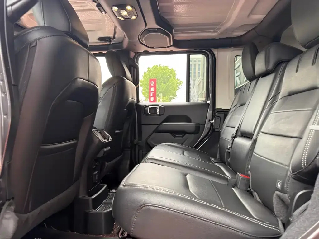 Jeep Wrangler PHEV 2021 из CN, фото 2
