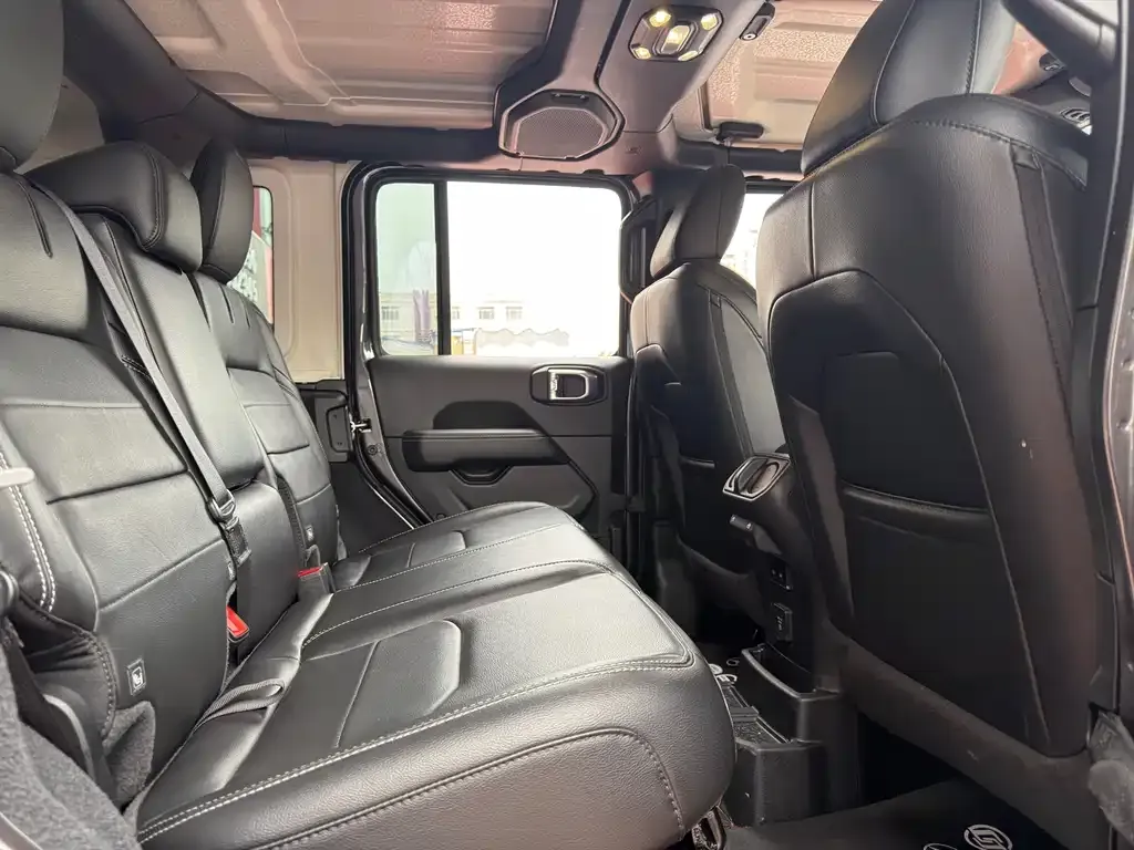 Jeep Wrangler PHEV 2021 из CN, фото 4