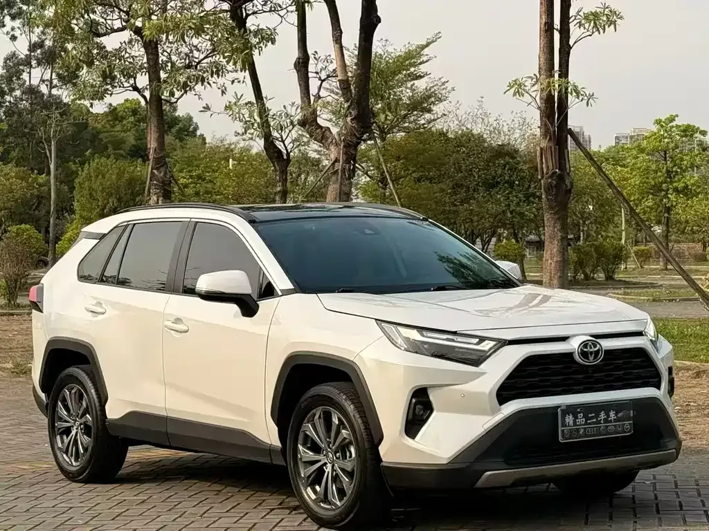 Toyota RAV4 — фото 7