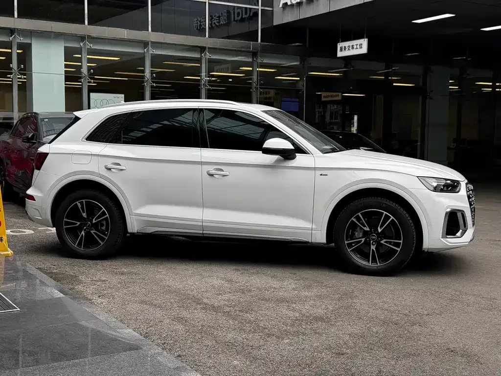 Audi Q5L — фото 4