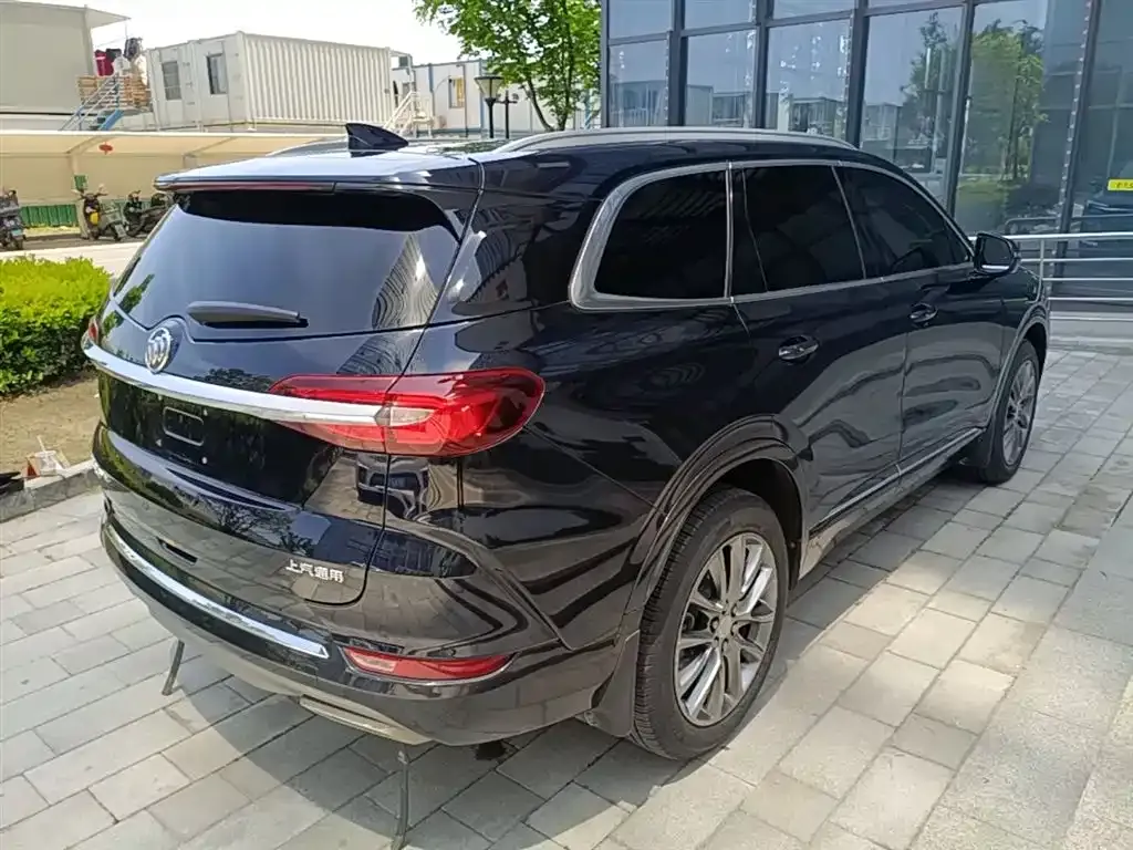Buick Enclave — фото 10