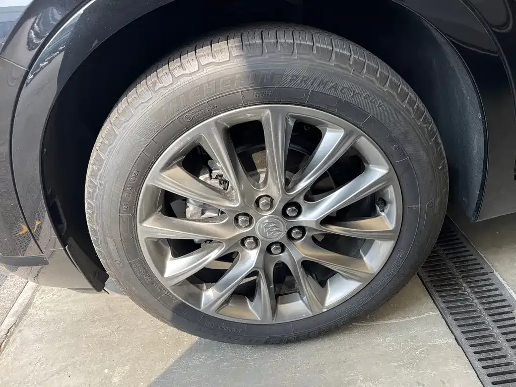 Buick Enclave — фото 4