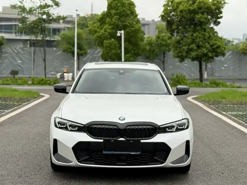 BMW 3 Series — фото 1