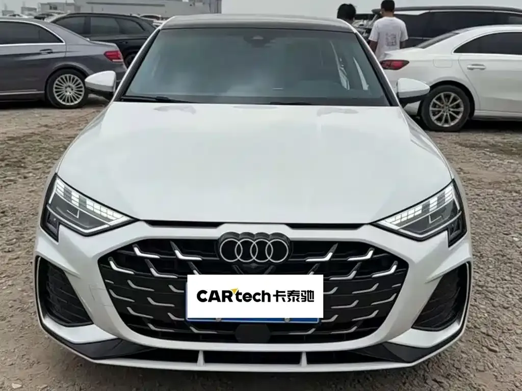 Audi A3 — фото 1