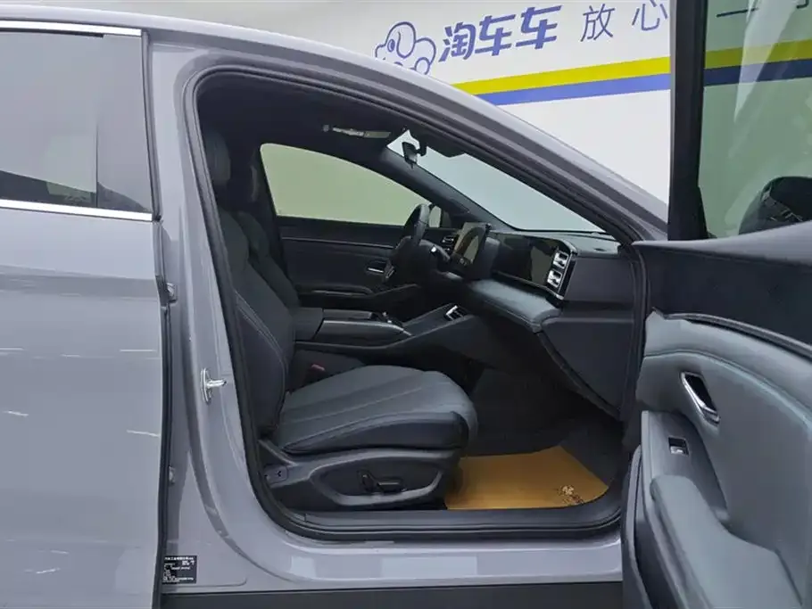 BYD Qin L — фото 10