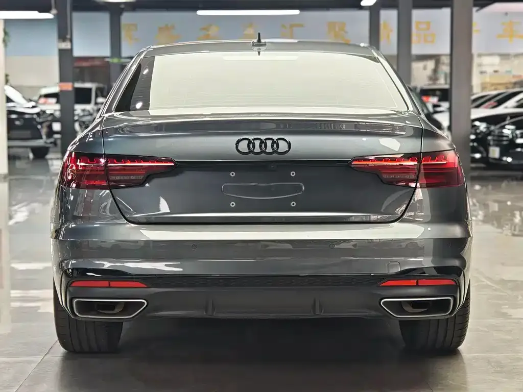 Audi A4L — фото 2