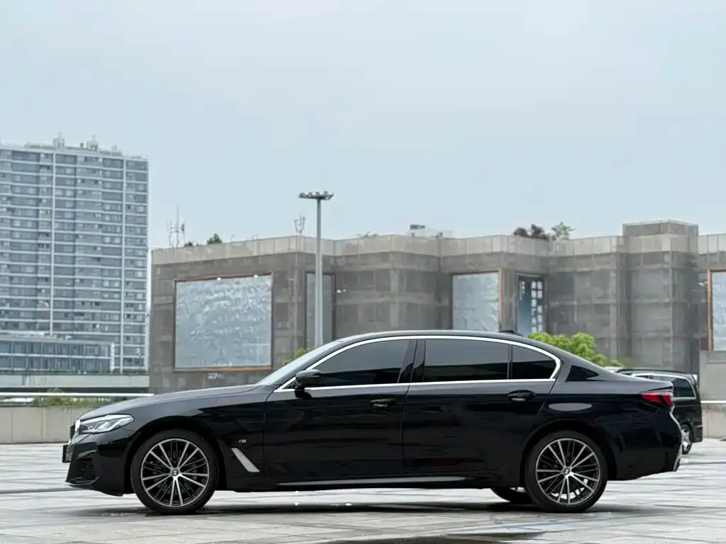 BMW 5 Series — фото 3