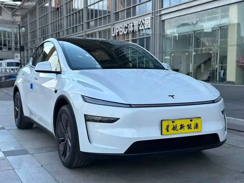 Tesla Model Y — фото 7