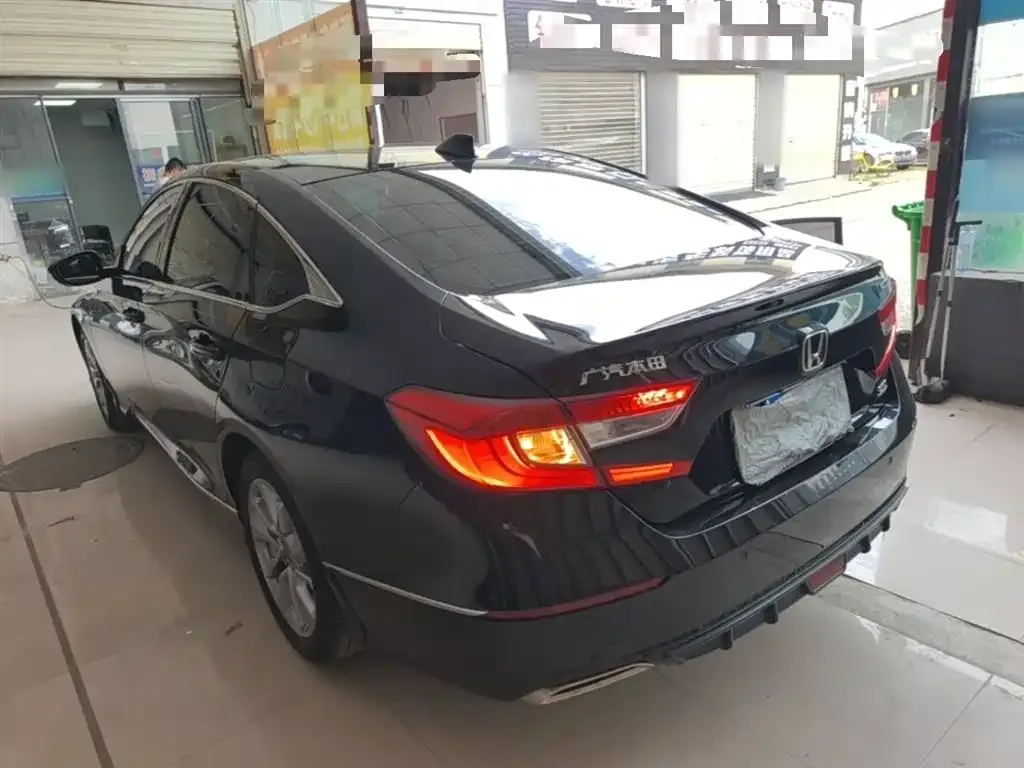 Honda Accord — фото 4