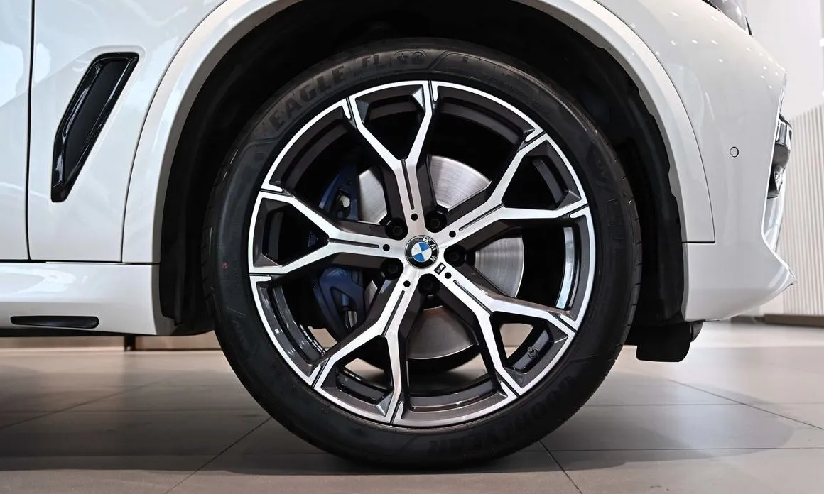 BMW X5 — фото 10