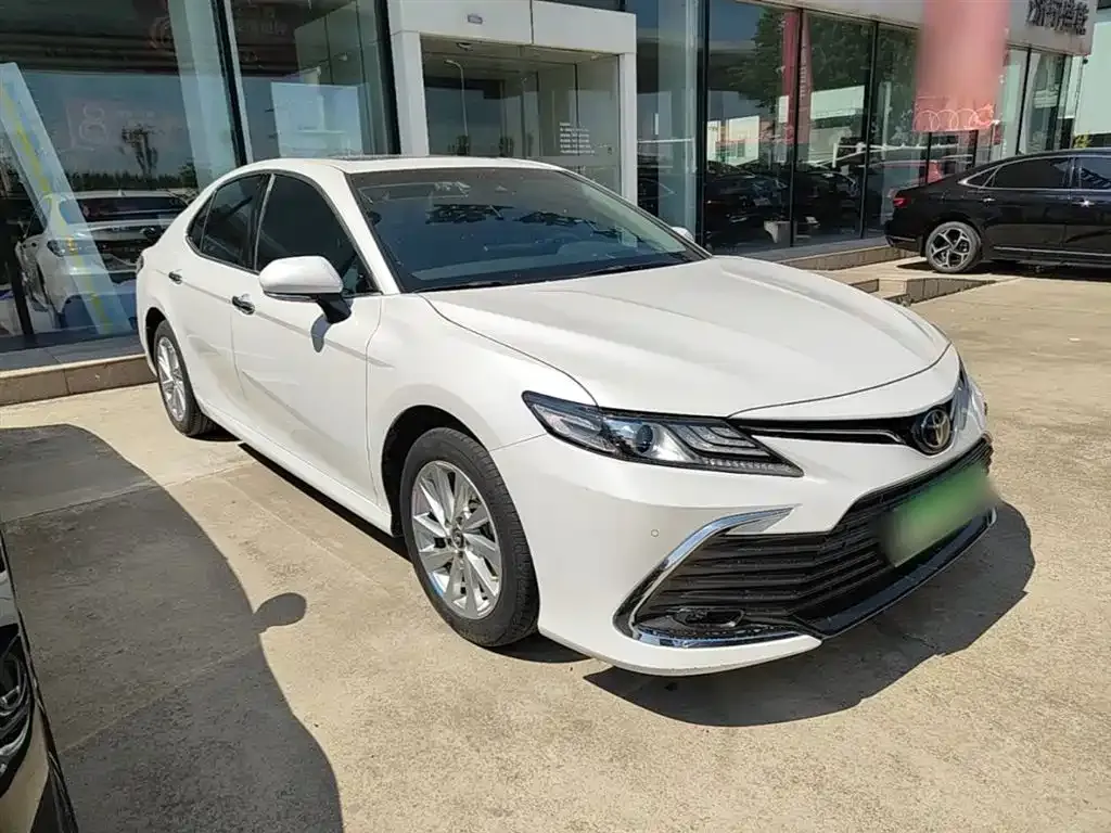 Toyota Camry — фото 7