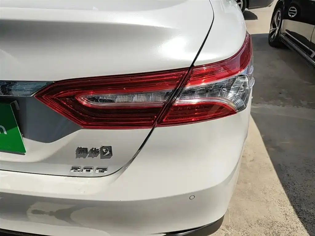 Toyota Camry — фото 3