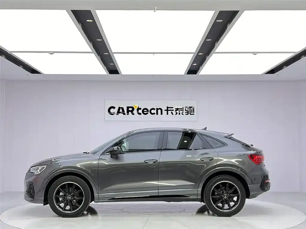 Audi Q3 Sportback — фото 8