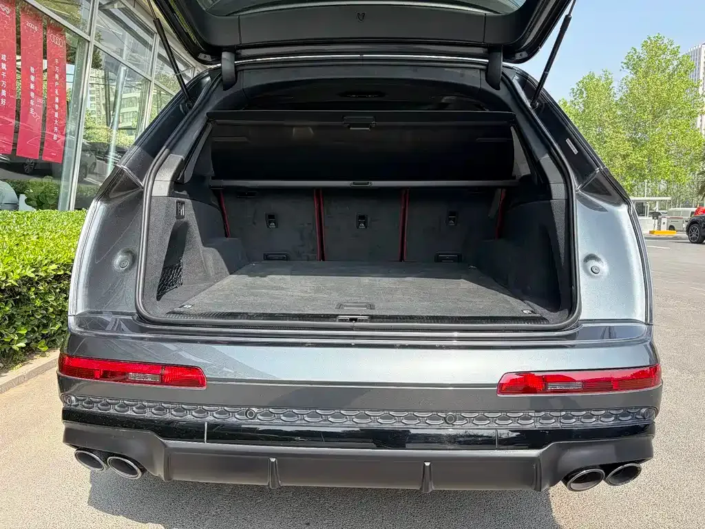 Audi SQ7 — фото 4