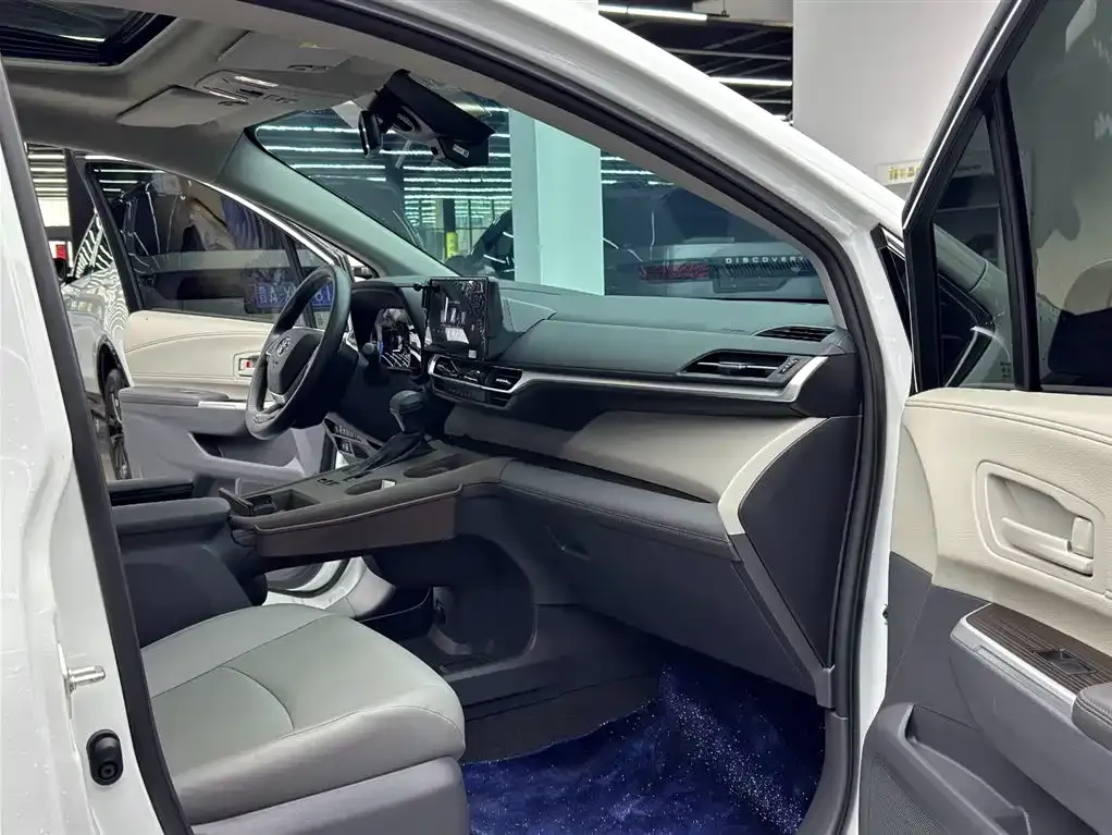 Toyota Granvia 2025 из CN, фото 8