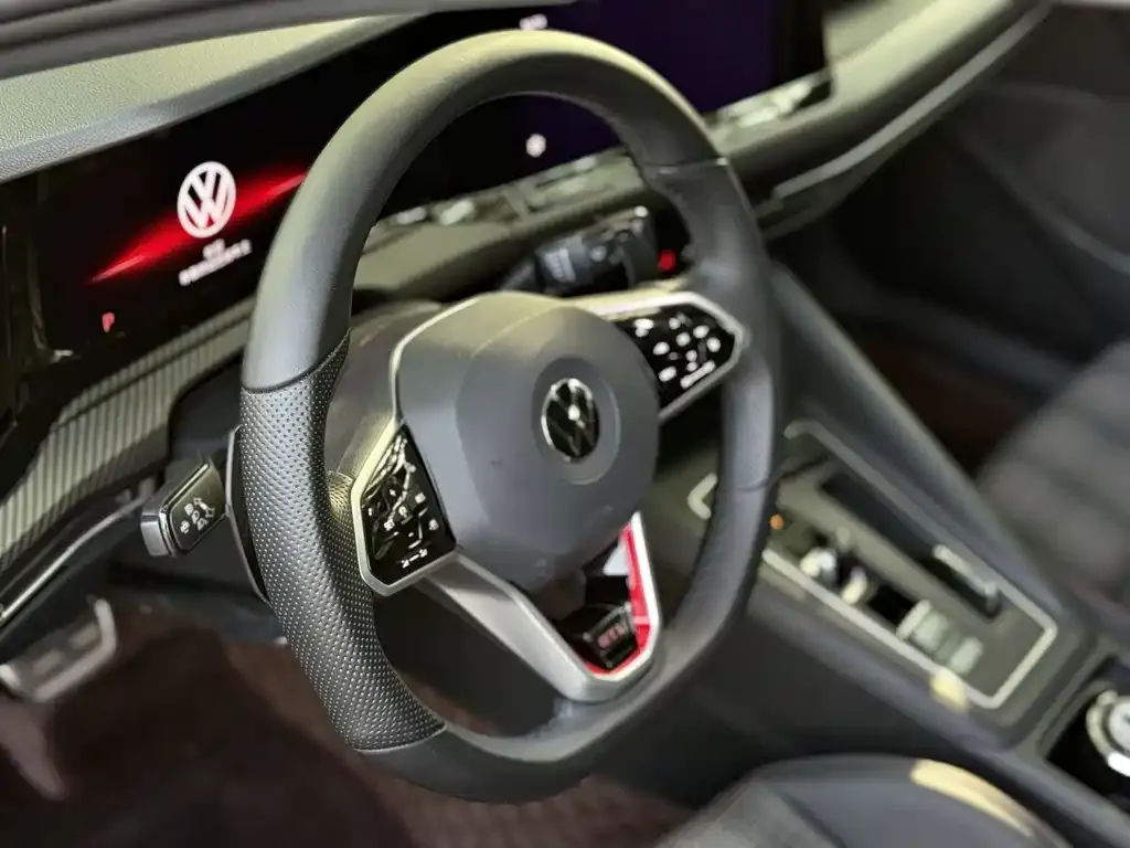 Volkswagen Golf GTI 2023 из CN, фото 2