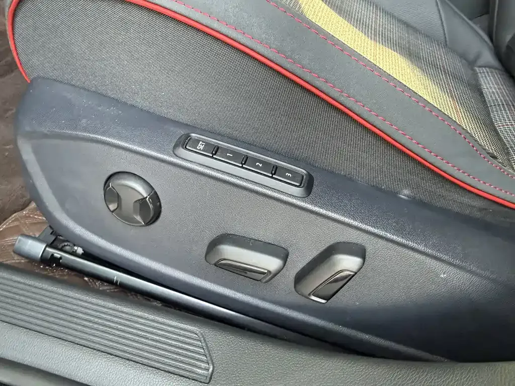 Volkswagen Golf GTI 2023 из CN, фото 6