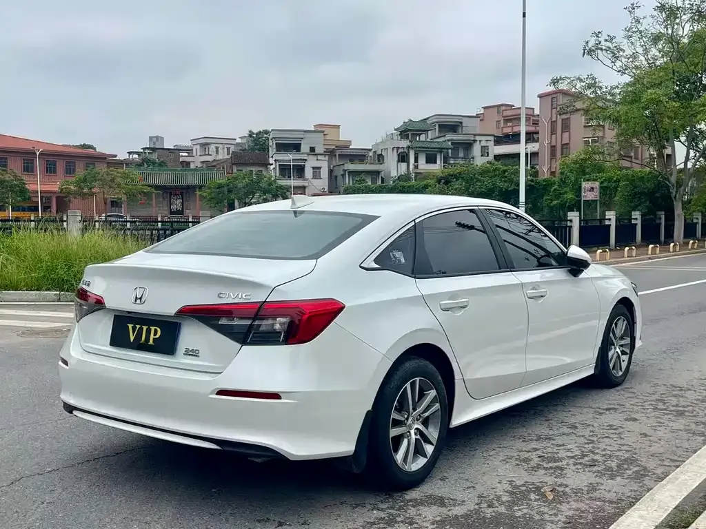 Honda Civic — фото 8