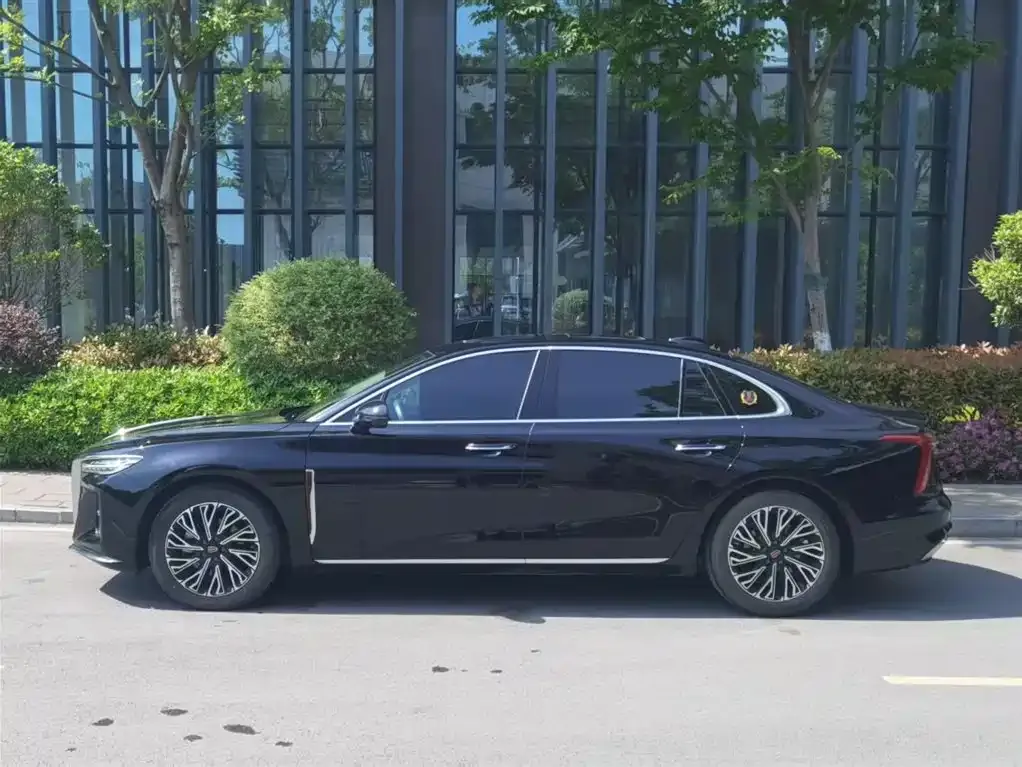 Hongqi H5 — фото 10