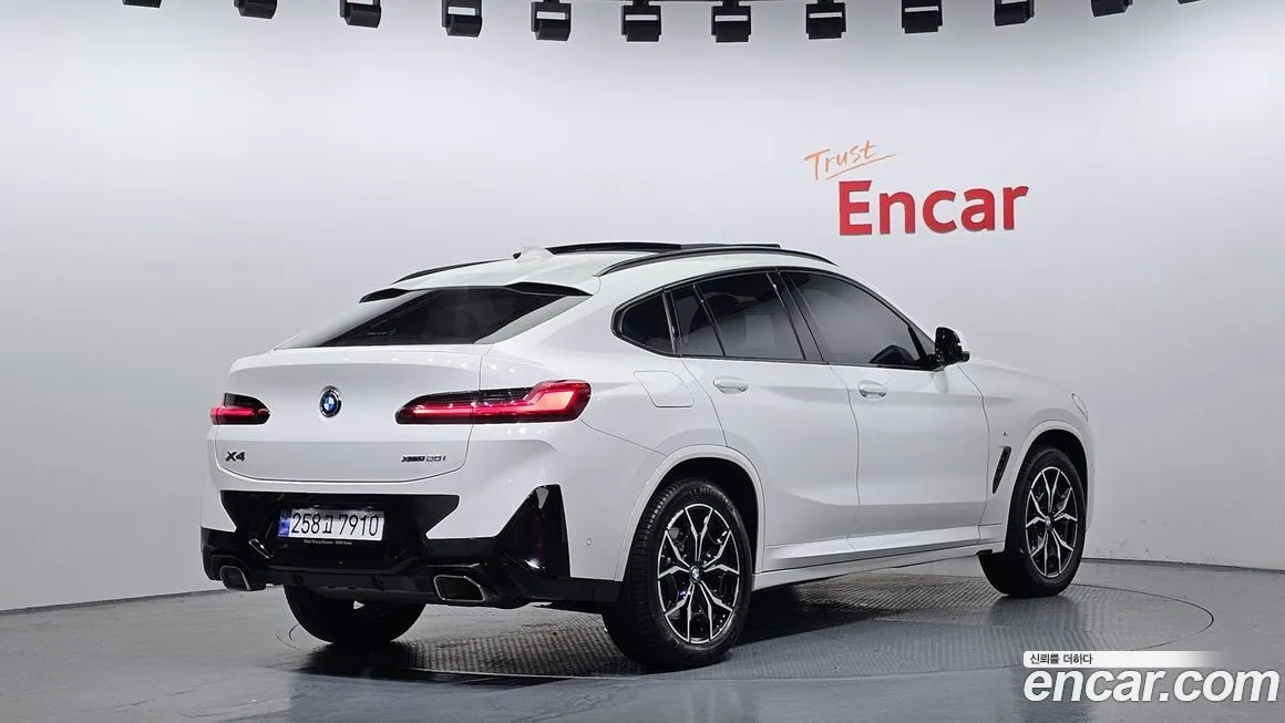 BMW X4 — фото 4