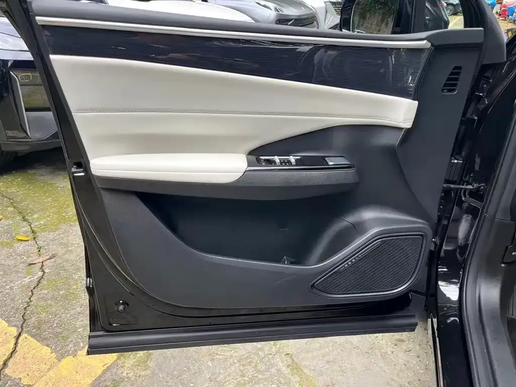 Geely Galaxy L7 — фото 2