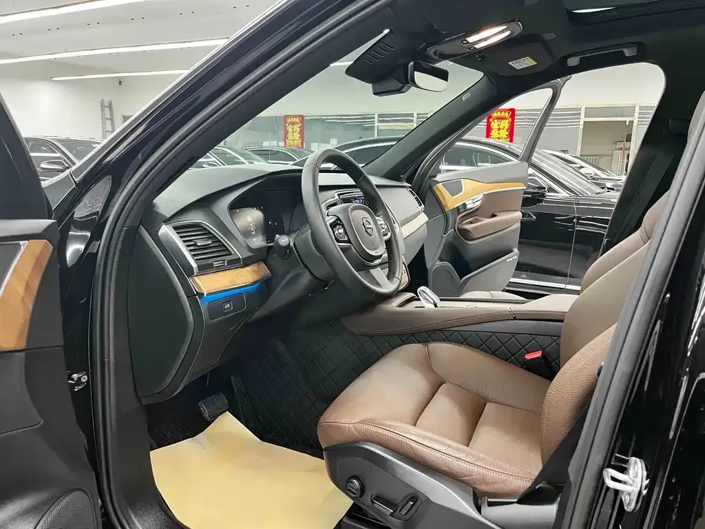 Volvo XC90 2023 из CN, фото 2