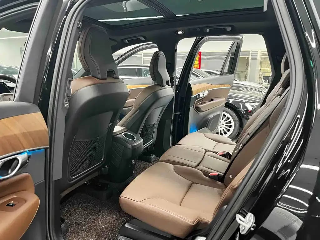 Volvo XC90 2023 из CN, фото 3