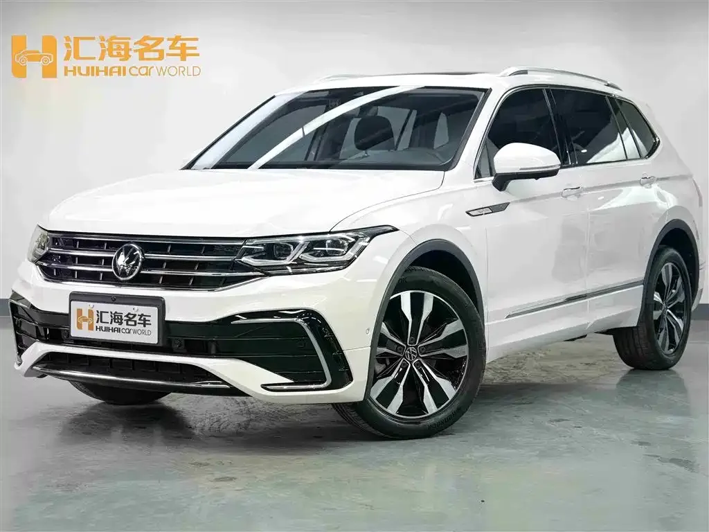 Volkswagen Tiguan L — фото 1