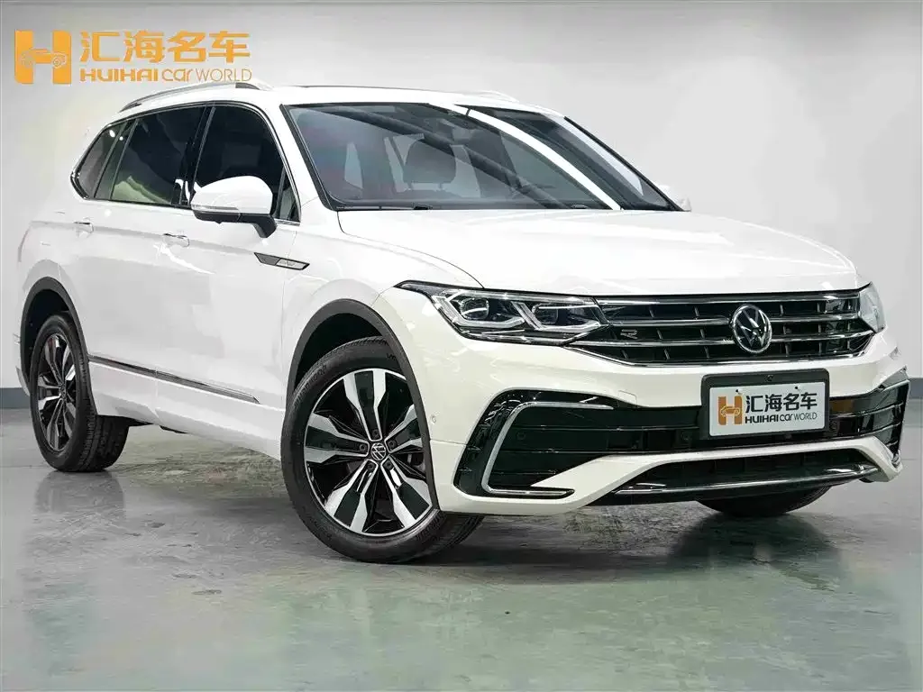 Volkswagen Tiguan L — фото 4