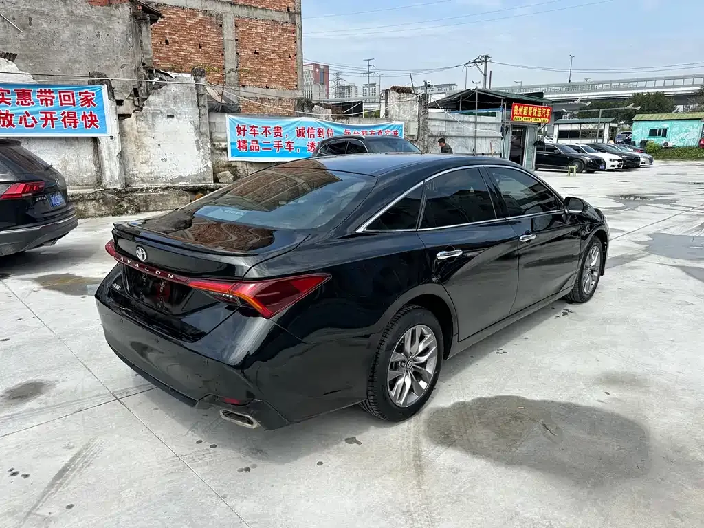 Toyota Avalon — фото 10